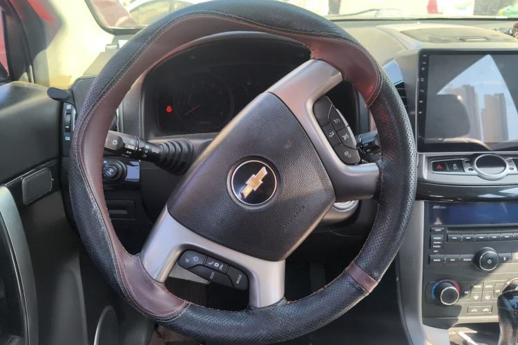 Used Chevrolet Captiva 2012 2.4L 4x4 Flagship Edition 7 Seats Steering Wheel