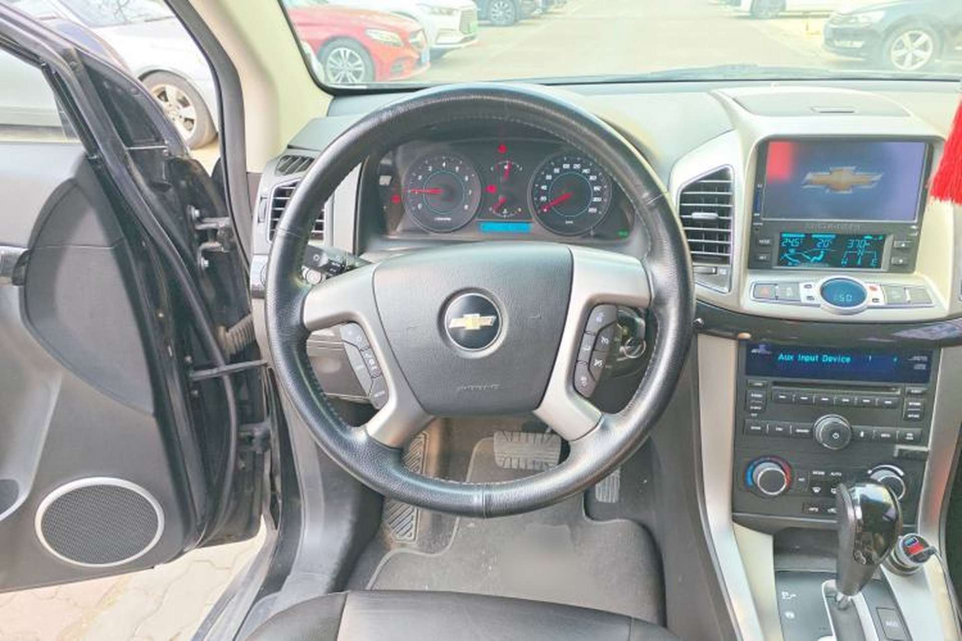 Used Chevrolet Captiva 2012 2.4L 4x4 Flagship Edition 7 Seats Steering Wheel