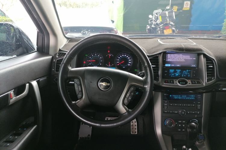 Used Chevrolet Captiva 2012 2.4L 4x4 Flagship Edition 7 Seats Steering Wheel