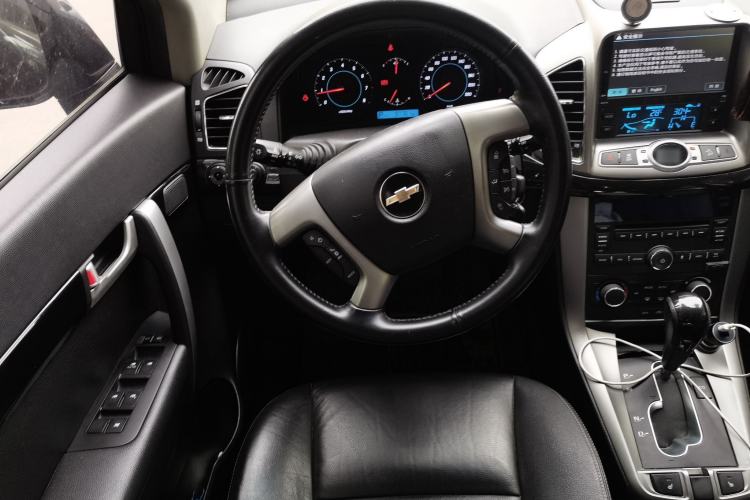 Used Chevrolet Captiva 2012 2.4L 4x4 Flagship Edition 7 Seats Steering Wheel