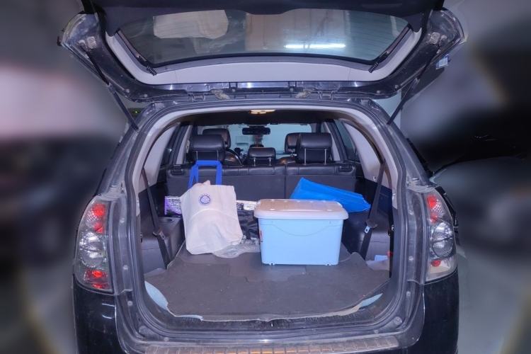 Used Chevrolet Captiva 2012 2.4L 4x4 Flagship Edition 7 Seats Trunk