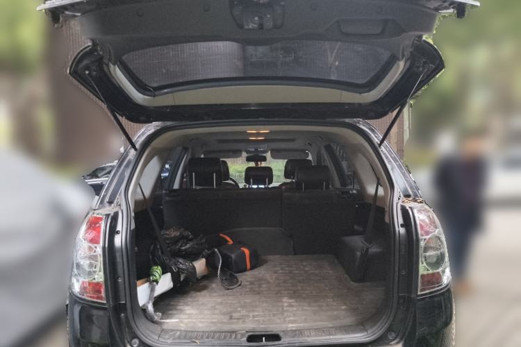 Used Chevrolet Captiva 2012 2.4L 4x4 Flagship Edition 7 Seats Trunk