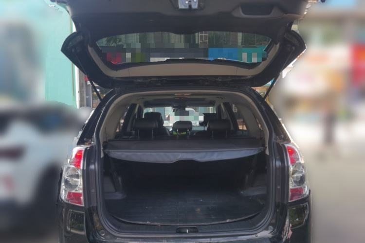 Used Chevrolet Captiva 2012 2.4L 4x4 Flagship Edition 7 Seats Trunk