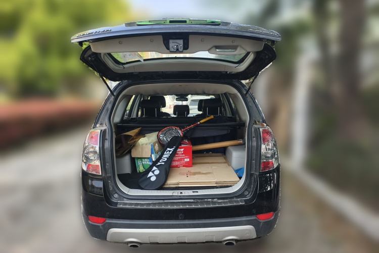 Used Chevrolet Captiva 2012 2.4L 4x4 Luxury Edition 5 Seats Trunk