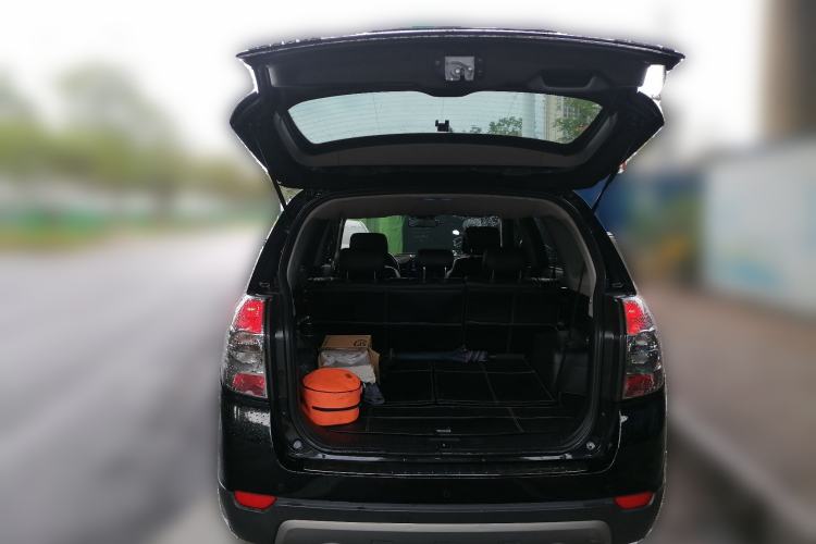 Used Chevrolet Captiva 2012 2.4L 4x4 Flagship Edition 7 Seats Trunk