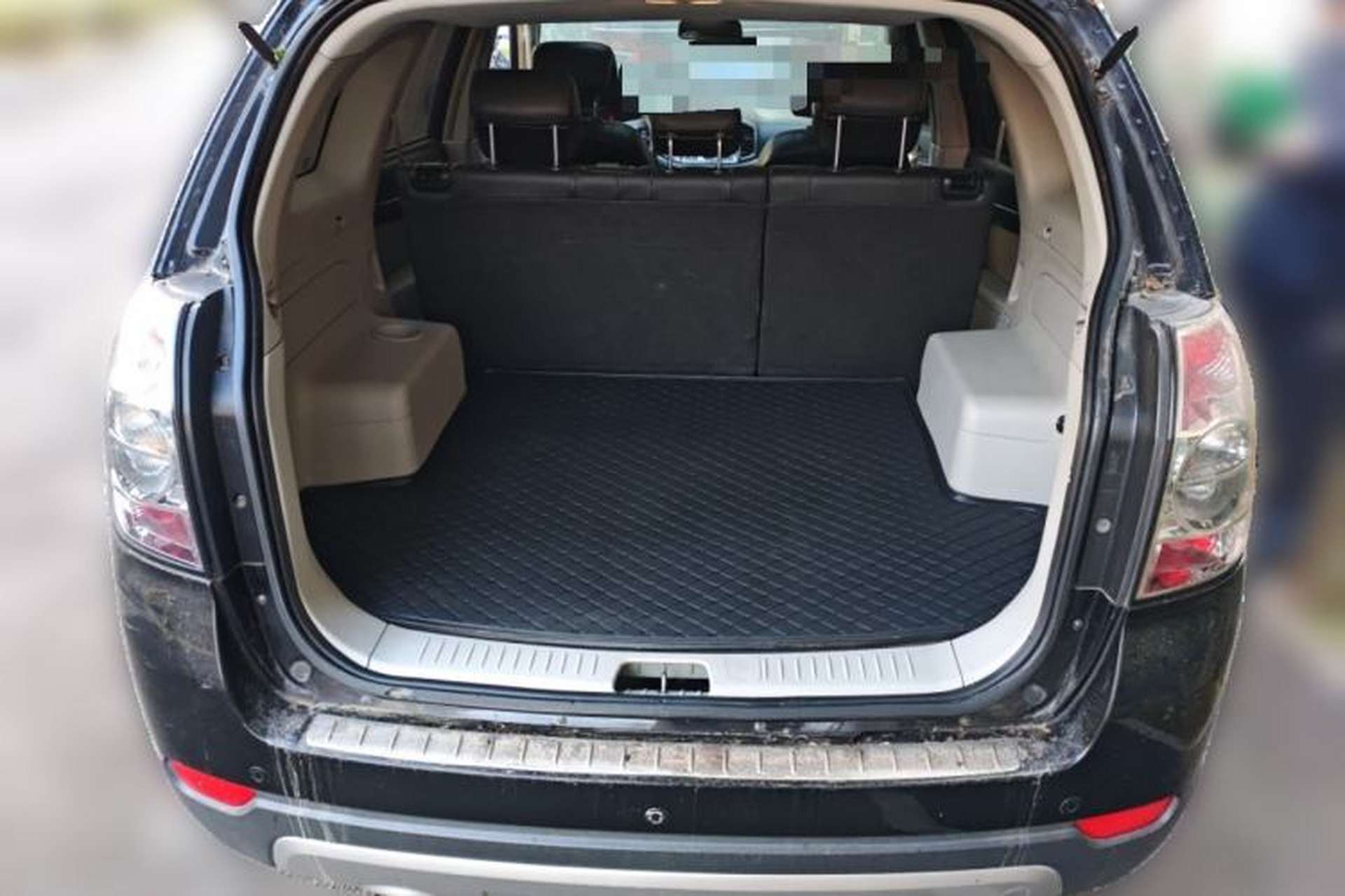 Used Chevrolet Captiva 2012 2.4L 4x4 Luxury Edition 5 Seats Trunk