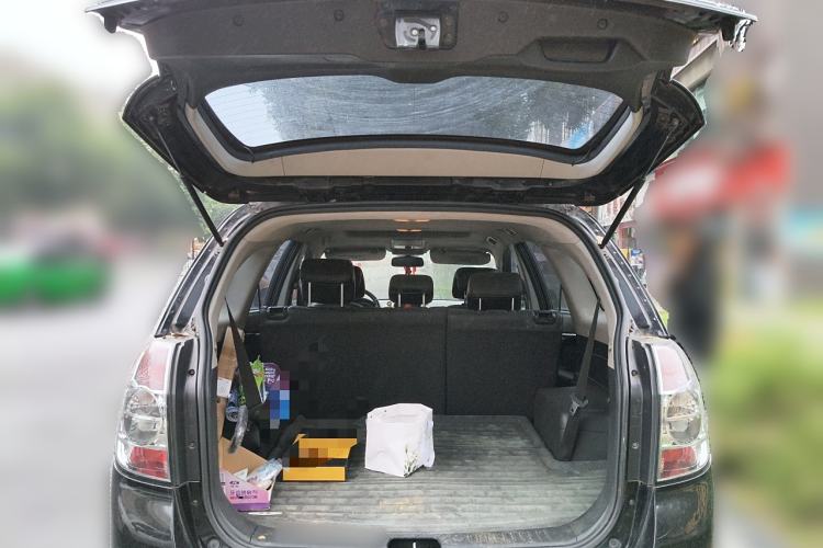 Used Chevrolet Captiva 2012 2.4L 4x4 Flagship Edition 7 Seats Trunk