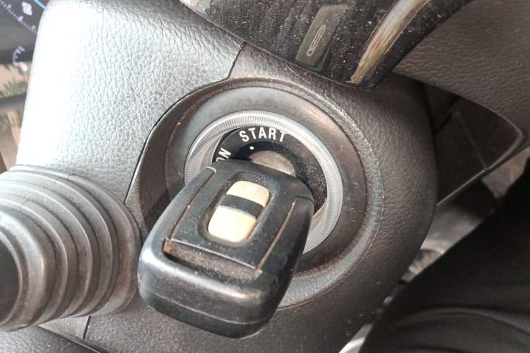 Used Chevrolet Captiva 2012 2.4L 4x4 Flagship Edition 7 Seats Vehicle Key