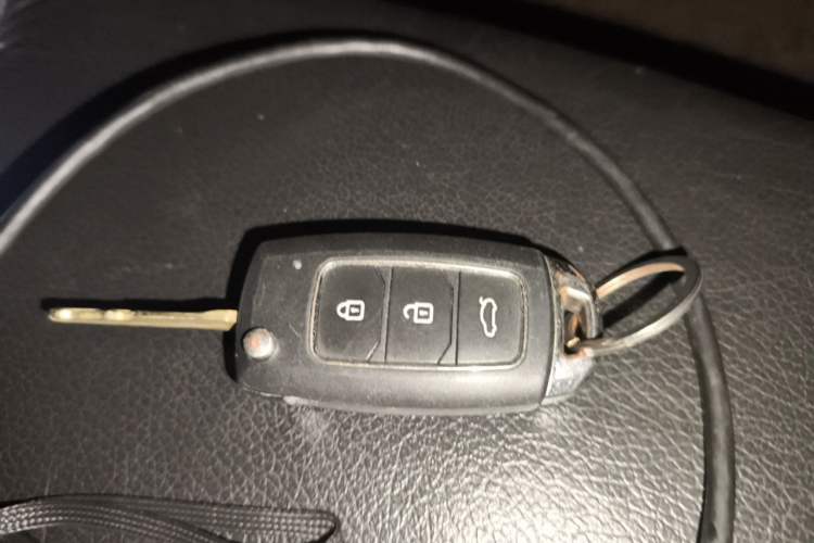 Used Chevrolet Captiva 2012 2.4L 4x4 Flagship Edition 7 Seats Vehicle Key