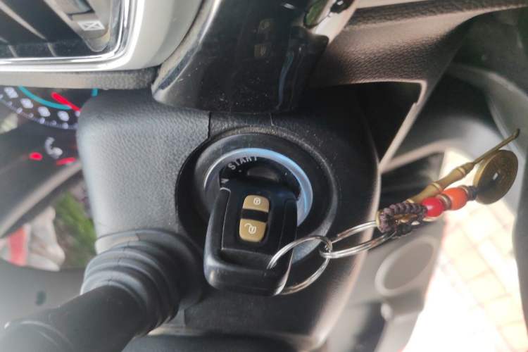 Used Chevrolet Captiva 2012 2.4L 4x4 Flagship Edition 7 Seats Vehicle Key