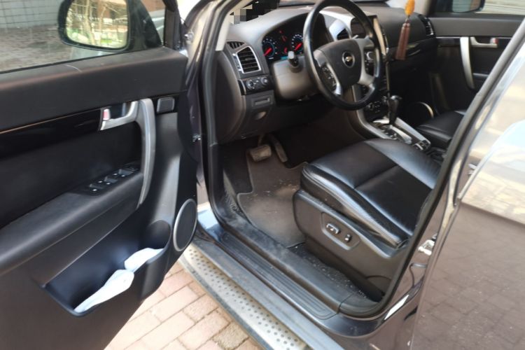 Used Chevrolet Captiva 2012 2.4L 4x4 Flagship Edition 7 Seats Driver Seat