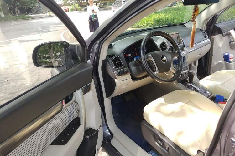 Used Chevrolet Captiva 2012 2.4L Two-Wheel Drive City Edition 5 Seats Driver Seat