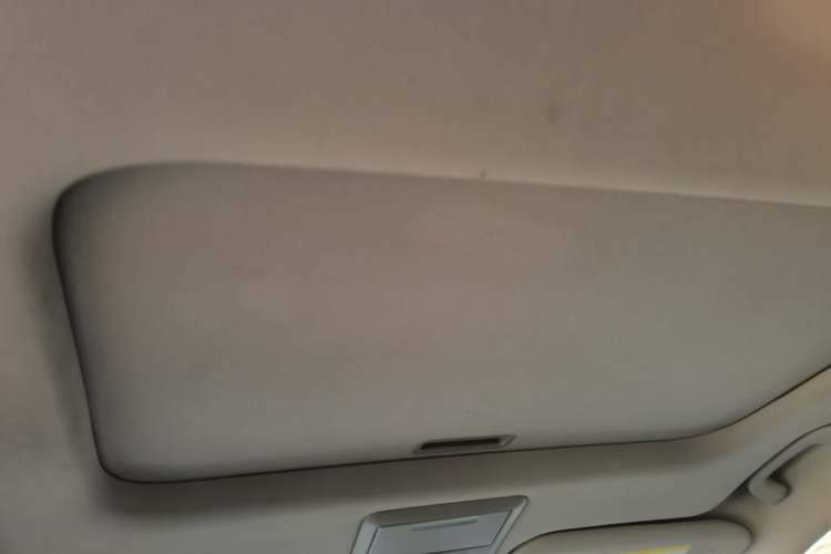 Used Chevrolet Captiva 2012 2.4L 4x4 Flagship Edition 7 Seats Headliner