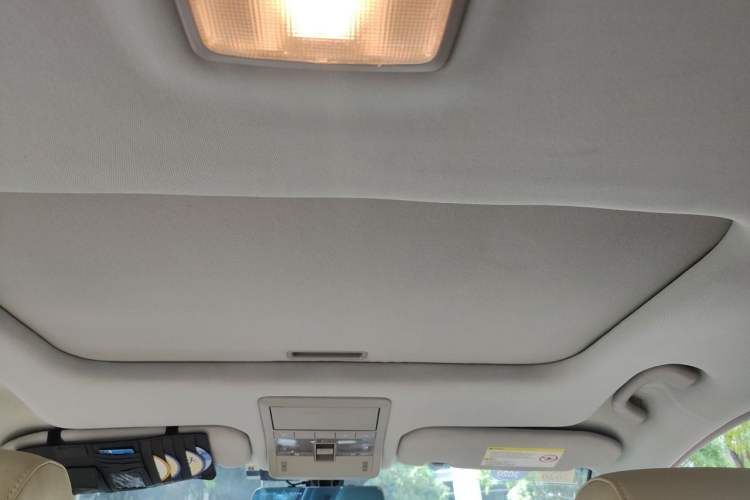 Used Chevrolet Captiva 2012 2.4L Two-Wheel Drive City Edition 5 Seats Headliner