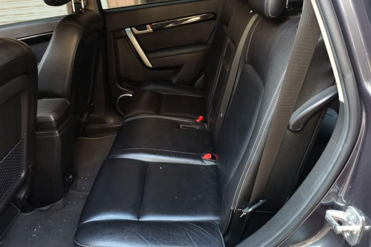 Used Chevrolet Captiva 2012 2.4L 4x4 Flagship Edition 7 Seats Left Rear Seat