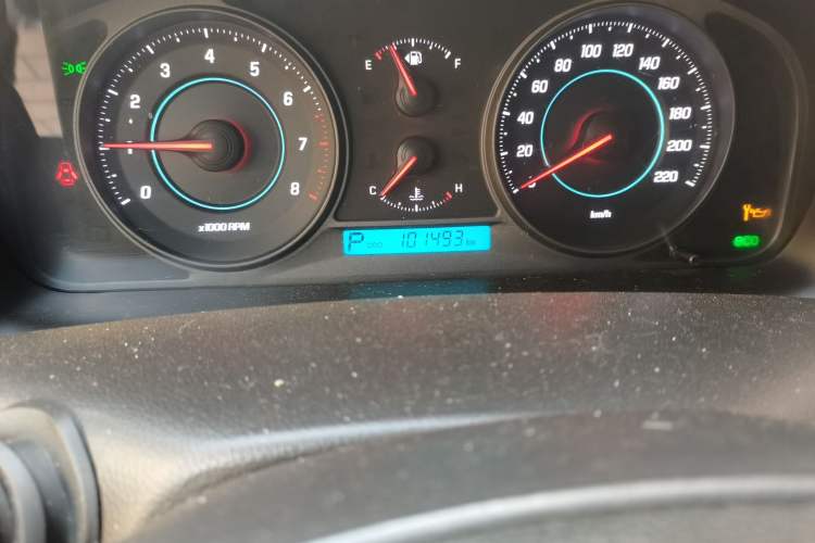 Used Chevrolet Captiva 2012 2.4L 4x4 Flagship Edition 7 Seats Odometer Close Up