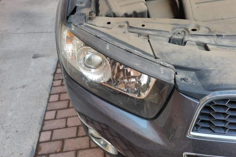 Used Chevrolet Captiva 2012 2.4L 4x4 Flagship Edition 7 Seats Right Front Headlight