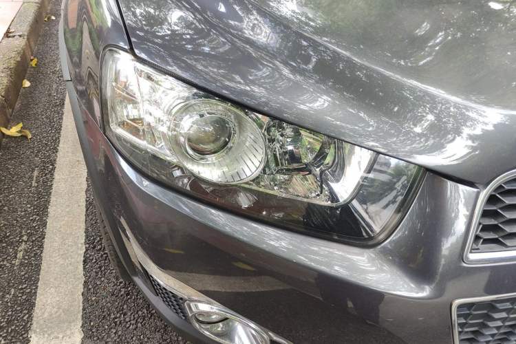 Used Chevrolet Captiva 2012 2.4L Two-Wheel Drive City Edition 5 Seats Right Front Headlight