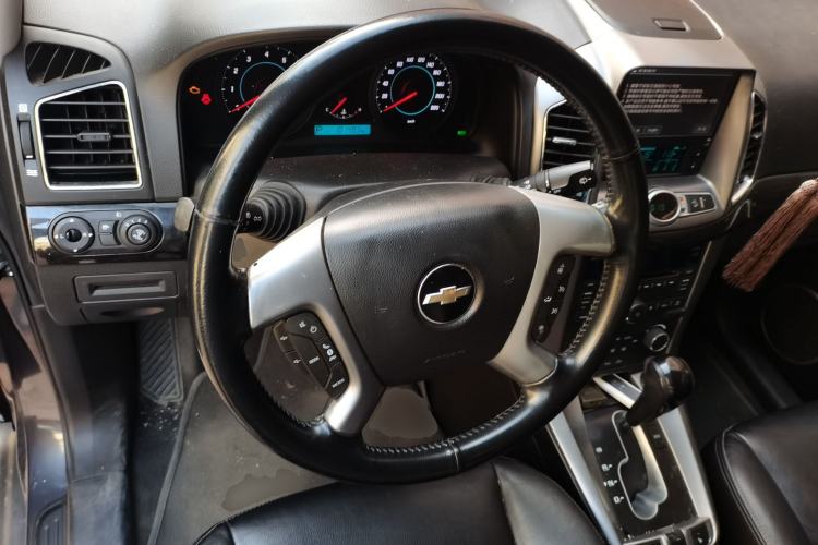 Used Chevrolet Captiva 2012 2.4L 4x4 Flagship Edition 7 Seats Steering Wheel