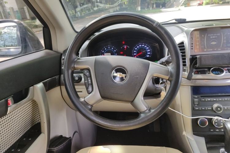 Used Chevrolet Captiva 2012 2.4L Two-Wheel Drive City Edition 5 Seats Steering Wheel