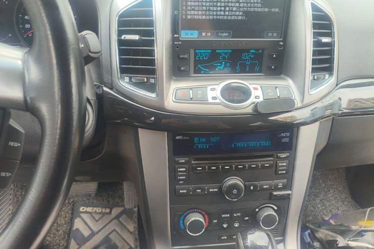 Used Chevrolet Captiva 2012 2.4L 4x4 Flagship Edition 7 Seats Audio And AC Panel