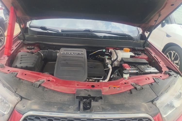 Used Chevrolet Captiva 2012 2.4L 4x4 Flagship Edition 7 Seats Engine Bay