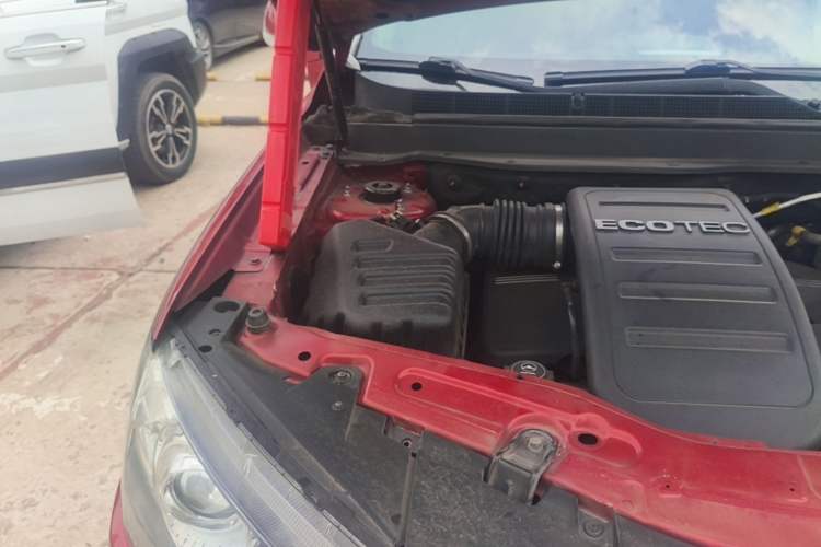 Used Chevrolet Captiva 2012 2.4L 4x4 Flagship Edition 7 Seats Engine Bay Right