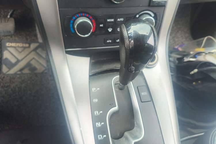 Used Chevrolet Captiva 2012 2.4L 4x4 Flagship Edition 7 Seats Gear Lever