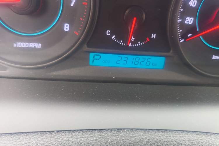 Used Chevrolet Captiva 2012 2.4L 4x4 Flagship Edition 7 Seats Odometer Close Up