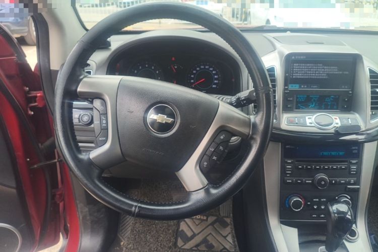 Used Chevrolet Captiva 2012 2.4L 4x4 Flagship Edition 7 Seats Steering Wheel