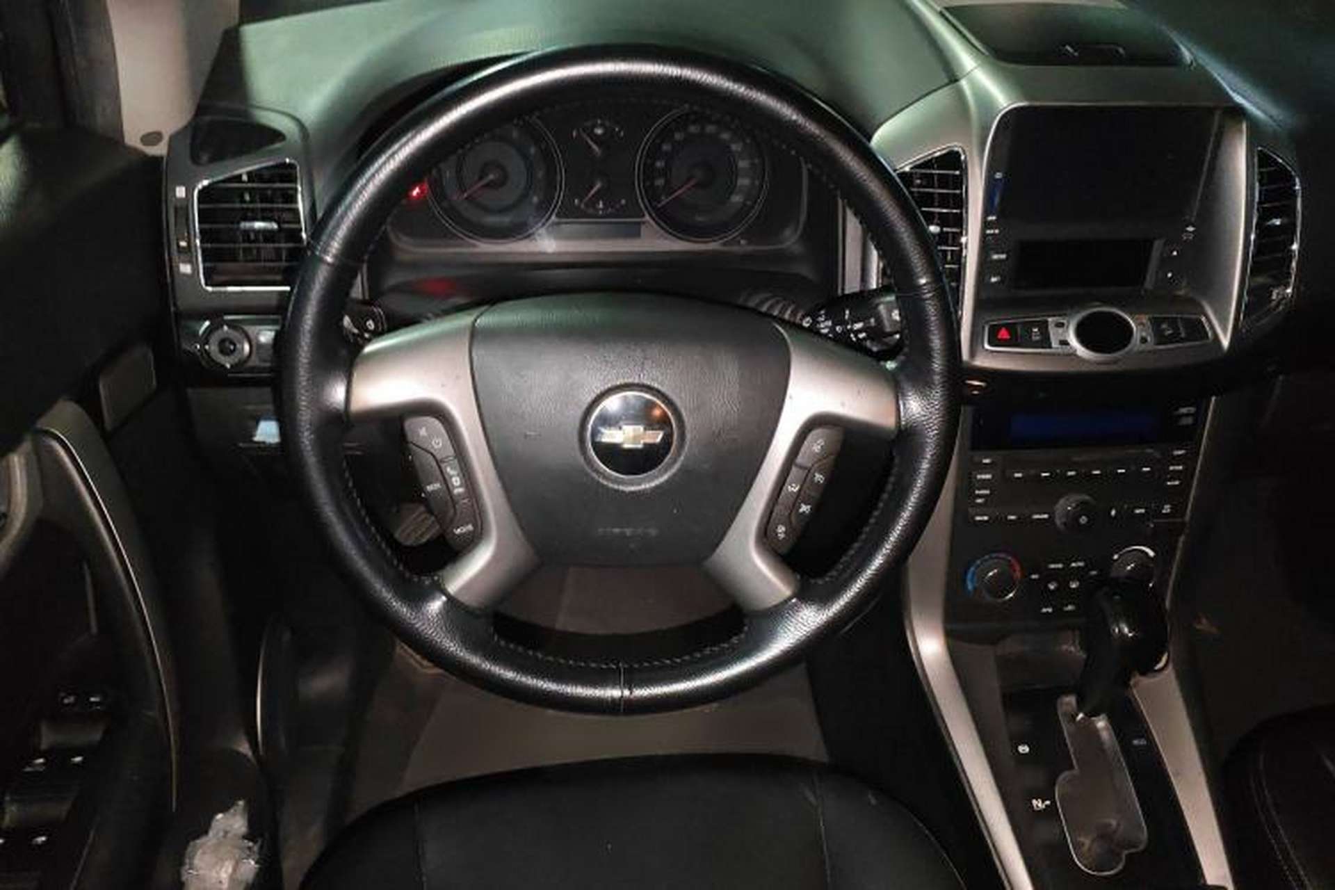 Used Chevrolet Captiva 2012 2.4L 4x4 Flagship Edition 7 Seats Steering Wheel