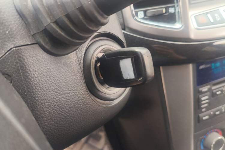 Used Chevrolet Captiva 2012 2.4L 4x4 Flagship Edition 7 Seats Vehicle Key