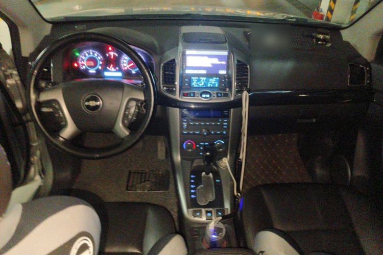 Used Chevrolet Captiva 2012 2.4L 4x4 Flagship Edition 7 Seats Center Console