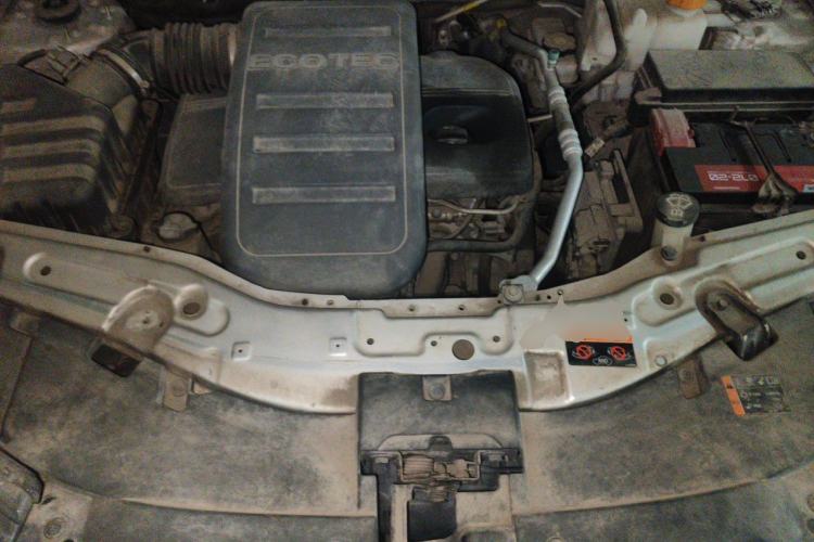Used Chevrolet Captiva 2012 2.4L 4x4 Flagship Edition 7 Seats Engine Bay