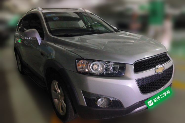 Used Chevrolet Captiva 2012 2.4L 4x4 Flagship Edition 7 Seats Front Right 45 Deg