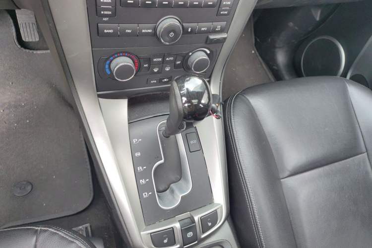 Used Chevrolet Captiva 2012 2.4L 4x4 Flagship Edition 7 Seats Gear Lever