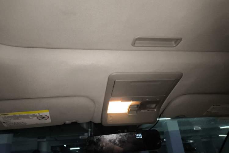 Used Chevrolet Captiva 2012 2.4L 4x4 Flagship Edition 7 Seats Headliner