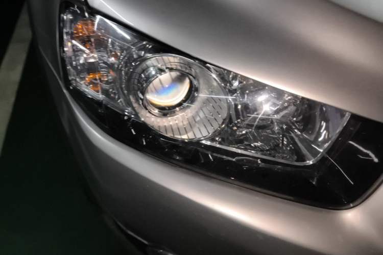 Used Chevrolet Captiva 2012 2.4L 4x4 Flagship Edition 7 Seats Right Front Headlight