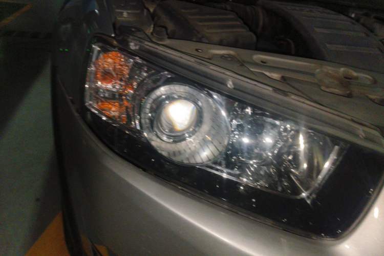 Used Chevrolet Captiva 2012 2.4L 4x4 Flagship Edition 7 Seats Right Front Headlight