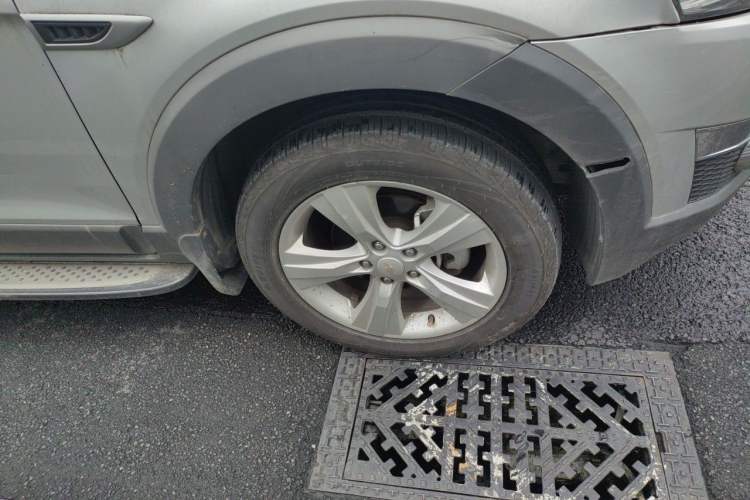 Used Chevrolet Captiva 2012 2.4L 4x4 Flagship Edition 7 Seats Right Front Wheel Hub