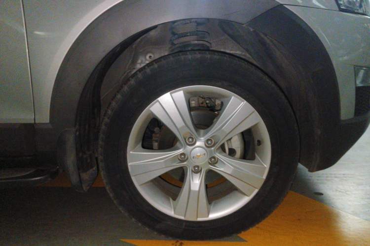 Used Chevrolet Captiva 2012 2.4L 4x4 Flagship Edition 7 Seats Right Front Wheel Hub