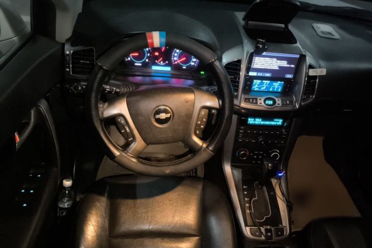 Used Chevrolet Captiva 2012 2.4L 4x4 Flagship Edition 7 Seats Steering Wheel