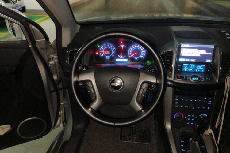 Used Chevrolet Captiva 2012 2.4L 4x4 Flagship Edition 7 Seats Steering Wheel
