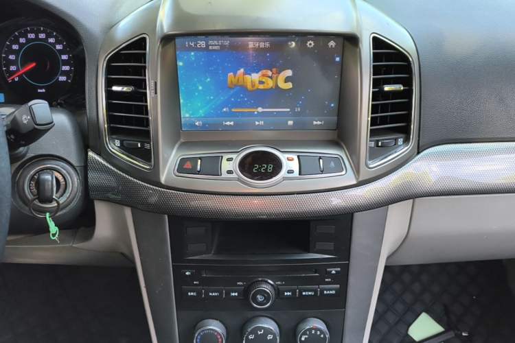 Used Chevrolet Captiva 2012 2.4L Two-Wheel Drive City Edition 5 Seats Audio And AC Panel