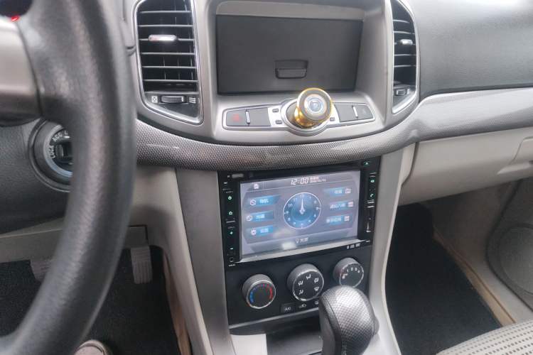Used Chevrolet Captiva 2012 2.4L Two-Wheel Drive City Edition 5 Seats Audio And AC Panel