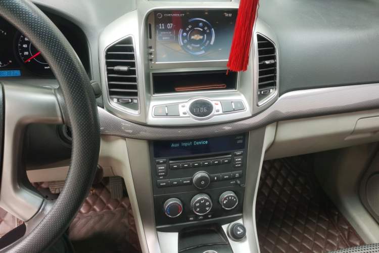 Used Chevrolet Captiva 2012 2.4L Two-Wheel Drive City Edition 5 Seats Audio And AC Panel