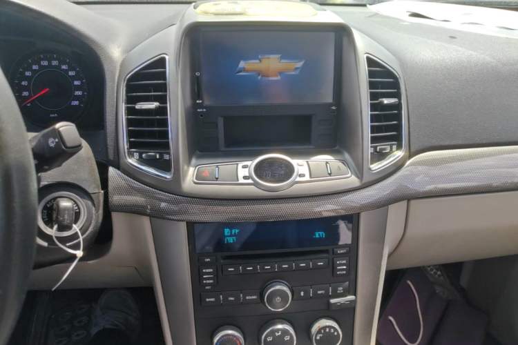Used Chevrolet Captiva 2012 2.4L Two-Wheel Drive City Edition 5 Seats Audio And AC Panel