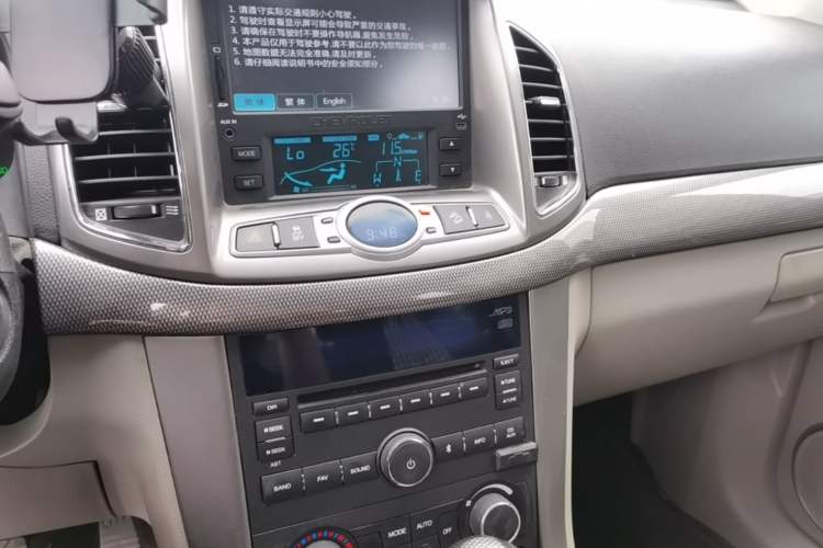 Used Chevrolet Captiva 2012 2.4L 4x4 Luxury Edition 5 Seats Audio And AC Panel