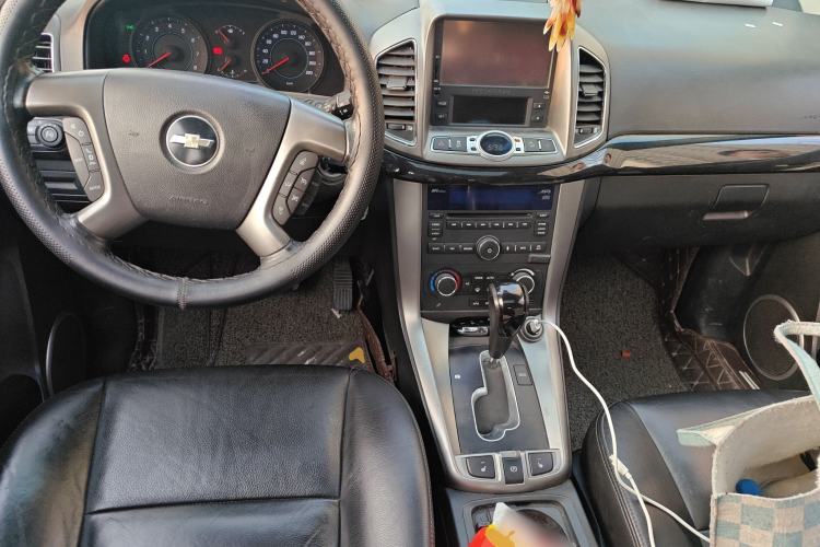 Used Chevrolet Captiva 2012 2.4L 4x4 Flagship Edition 7 Seats Center Console