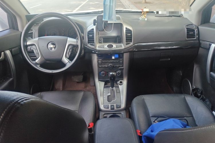Used Chevrolet Captiva 2012 2.4L 4x4 Flagship Edition 7 Seats Center Console